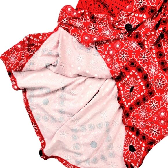 Juniors XL No Boundaries Red Crochet Trim Halter Top with Hanky Hem Smocked Back - Picture 5 of 12